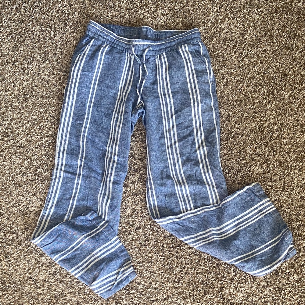 ☀️ 🐇Old Navy Blue and White Striped Trousers